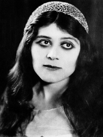 1920s Beauty Theda Bara