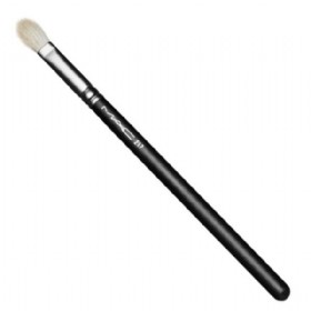 MAC 217 brush, MAC 217, fluffy eyeshadow brush, blending brush